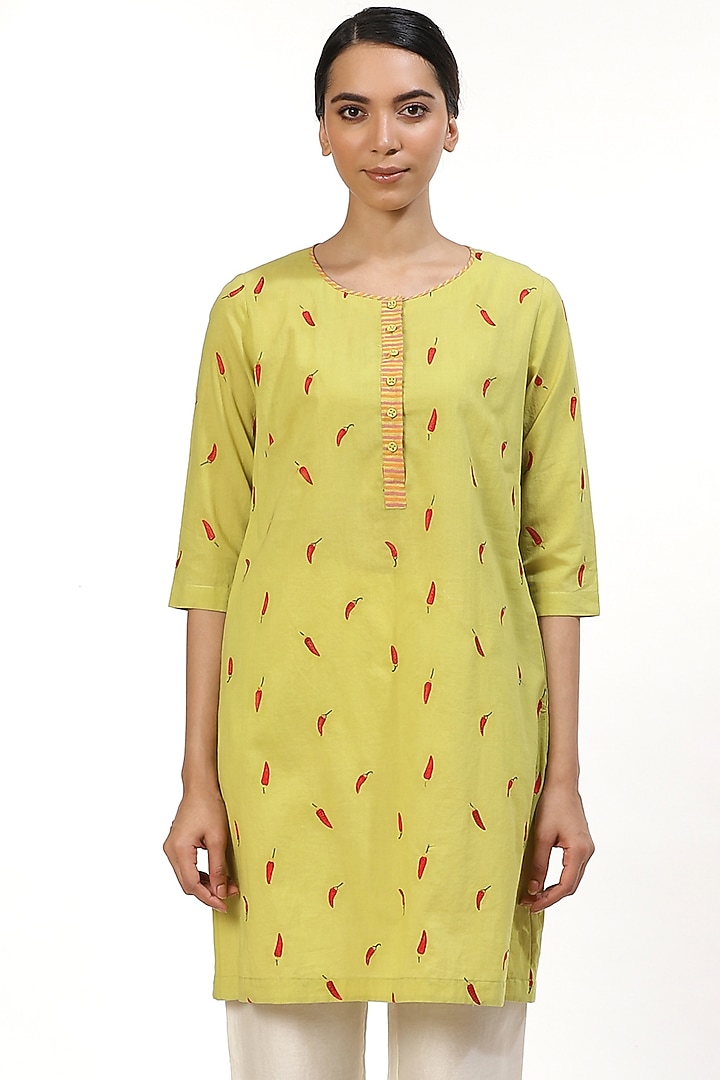 Lime Embroidered Kurta by Abraham & Thakore at Pernia's Pop Up Shop