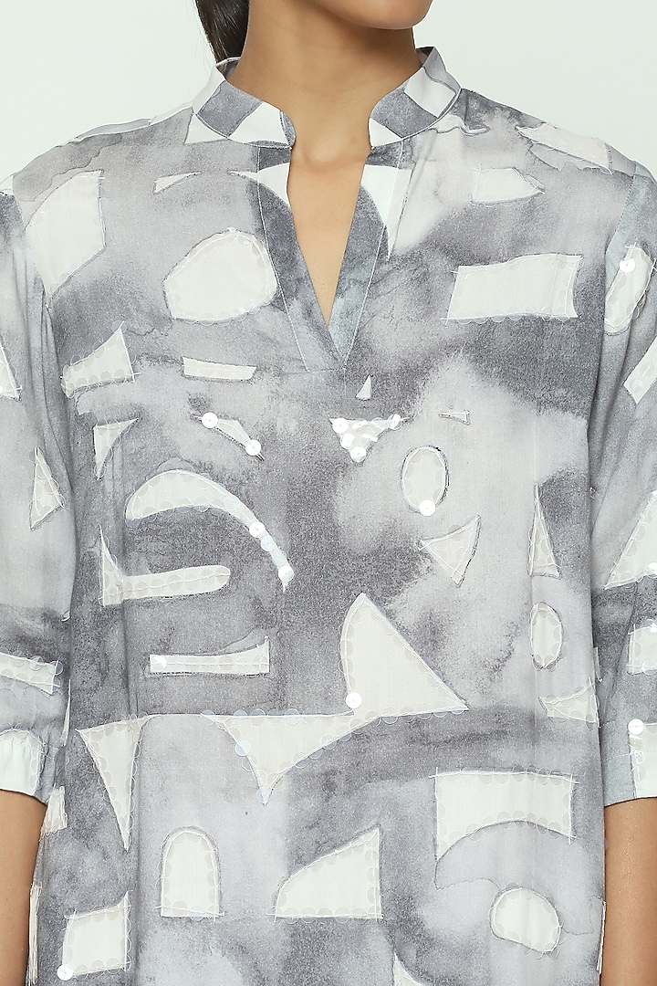 White Tencel Digital Printed & Embroidered Kurta by Abraham & Thakore at Pernia's Pop Up Shop