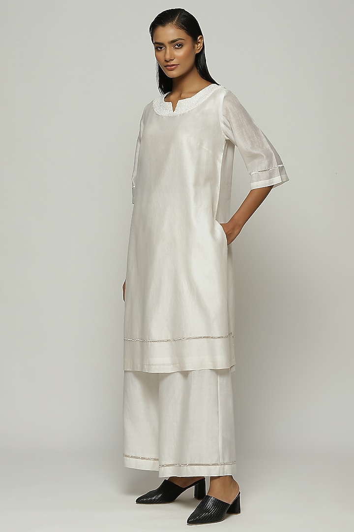 Ivory Chanderi Hand Embroidered Kurta by Abraham & Thakore at Pernia's Pop Up Shop