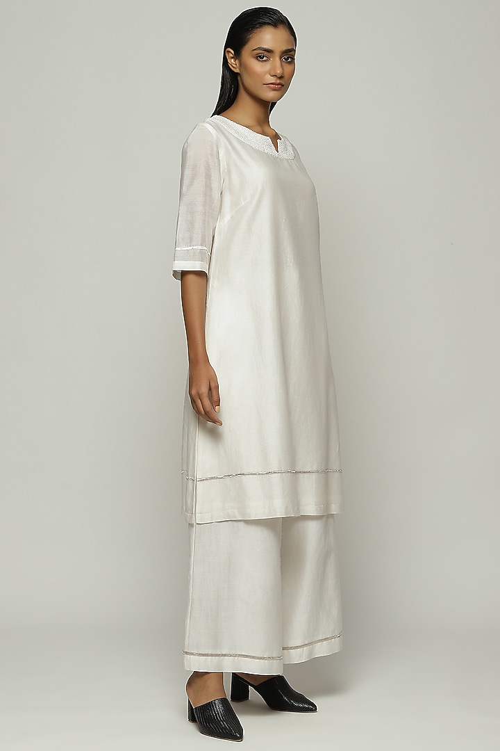 Ivory Chanderi Hand Embroidered Kurta by Abraham & Thakore at Pernia's Pop Up Shop