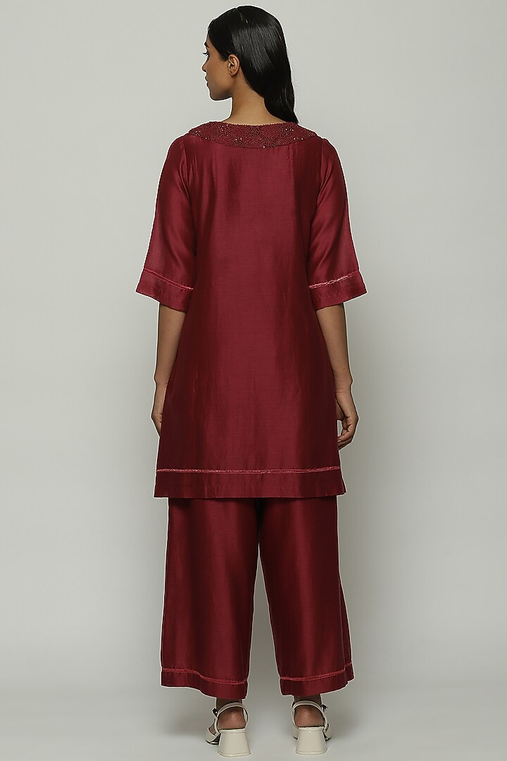 Wine Chanderi Hand Embroidered Kurta by Abraham & Thakore at Pernia's Pop Up Shop