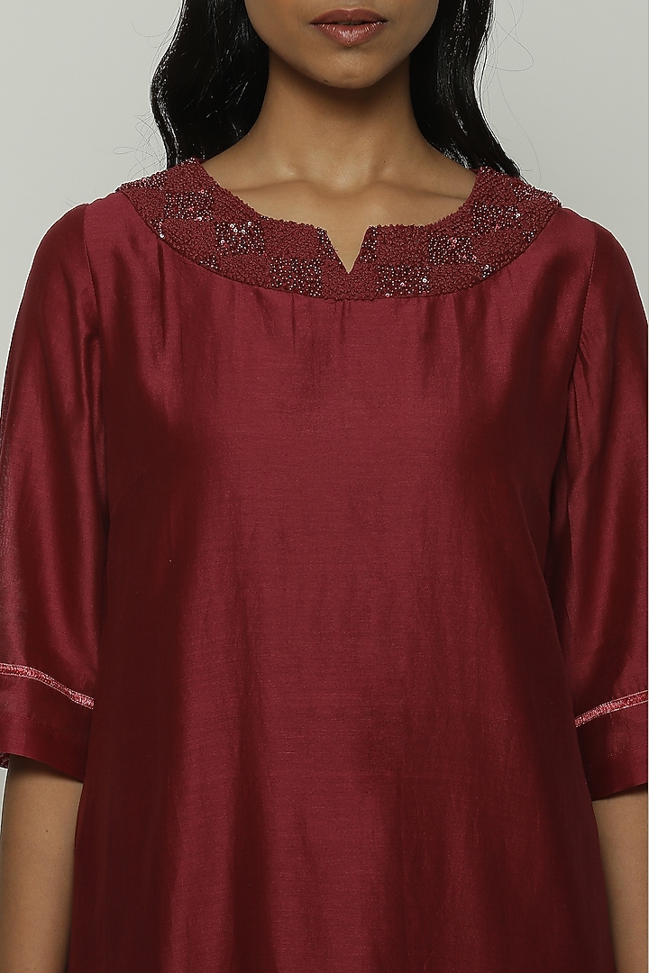 Wine Chanderi Hand Embroidered Kurta by Abraham & Thakore at Pernia's Pop Up Shop