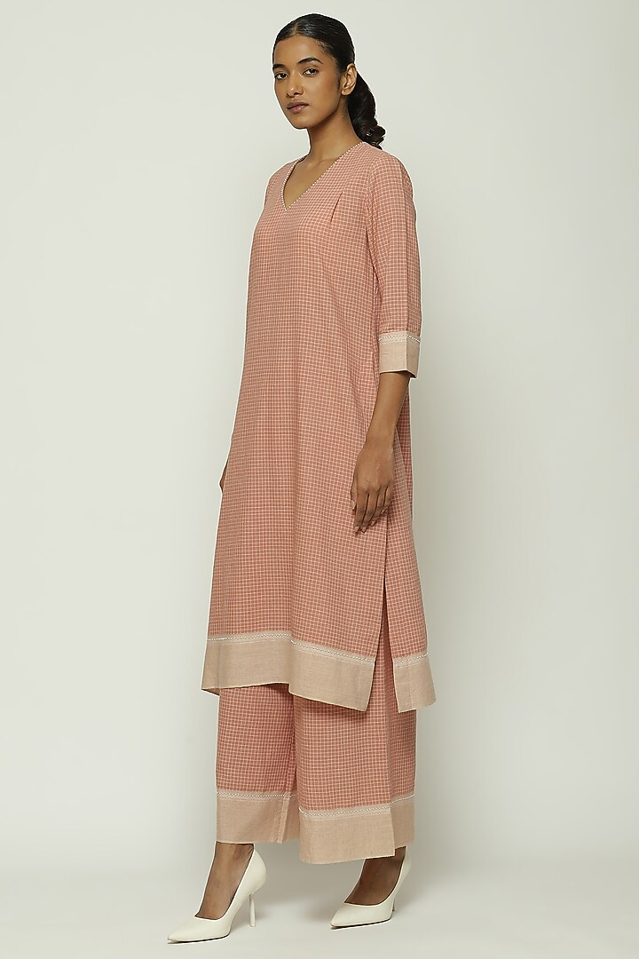 Pink Cotton Hand Embroidered Handwoven Kurta by Abraham & Thakore at Pernia's Pop Up Shop