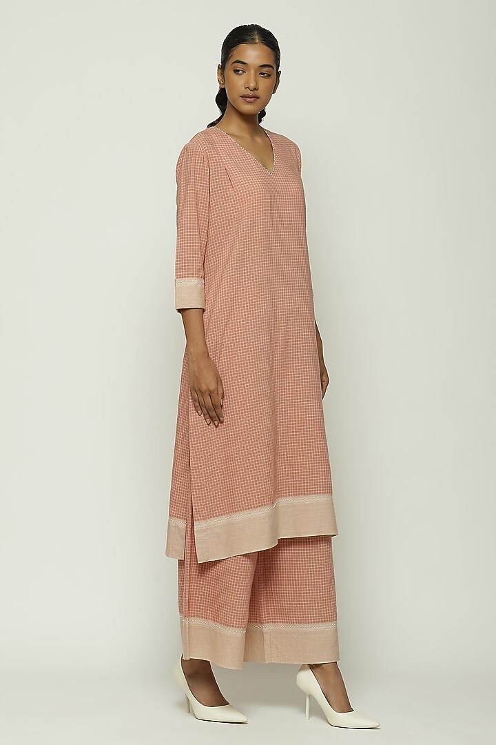 Pink Cotton Hand Embroidered Handwoven Kurta by Abraham & Thakore at Pernia's Pop Up Shop