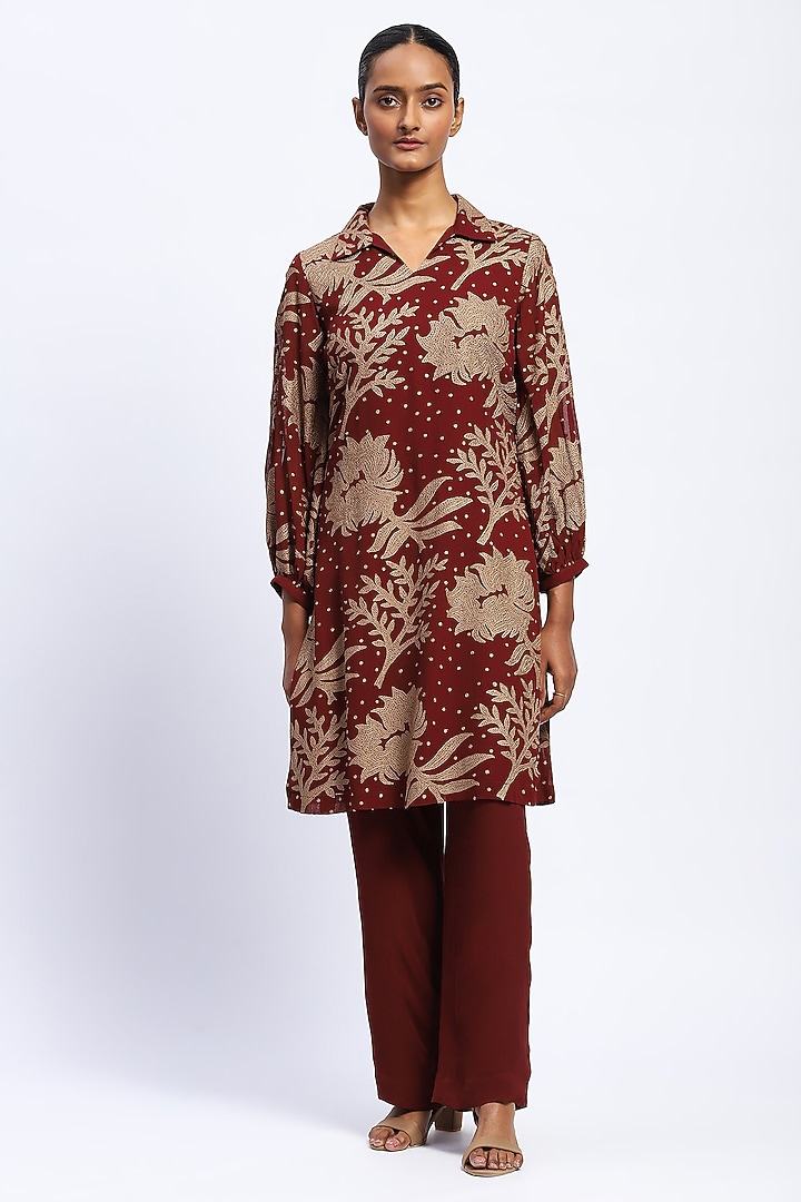 Burgundy Georgette Floral Embellished Kurta by Abraham & Thakore at Pernia's Pop Up Shop