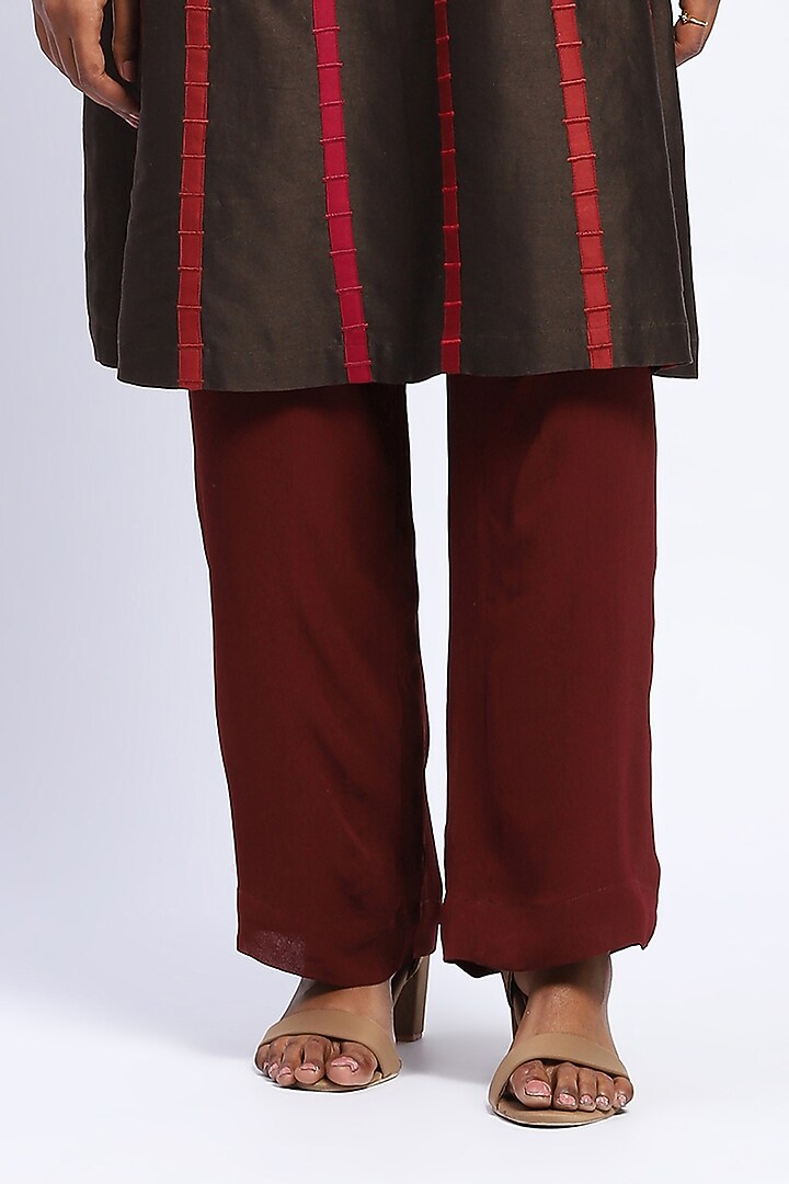 Brown Chanderi Applique Embroidered Kurta by Abraham & Thakore at Pernia's Pop Up Shop
