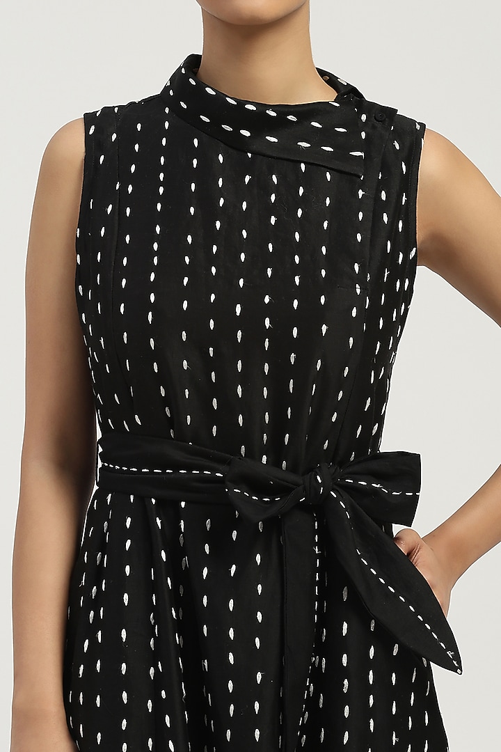 Black & Ivory Chanderi Embroidered Vacation Dress by Abraham & Thakore at Pernia's Pop Up Shop