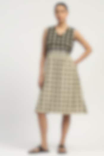 Black & Beige Chanderi Tie-Dye Vacation Dress by Abraham & Thakore at Pernia's Pop Up Shop