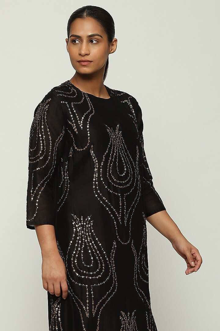 Black Chanderi Sequins Embroidered Kurta by Abraham & Thakore at Pernia's Pop Up Shop