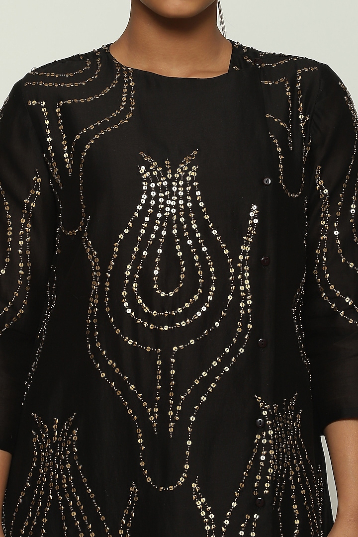 Black Chanderi Sequins Embroidered Kurta by Abraham & Thakore at Pernia's Pop Up Shop