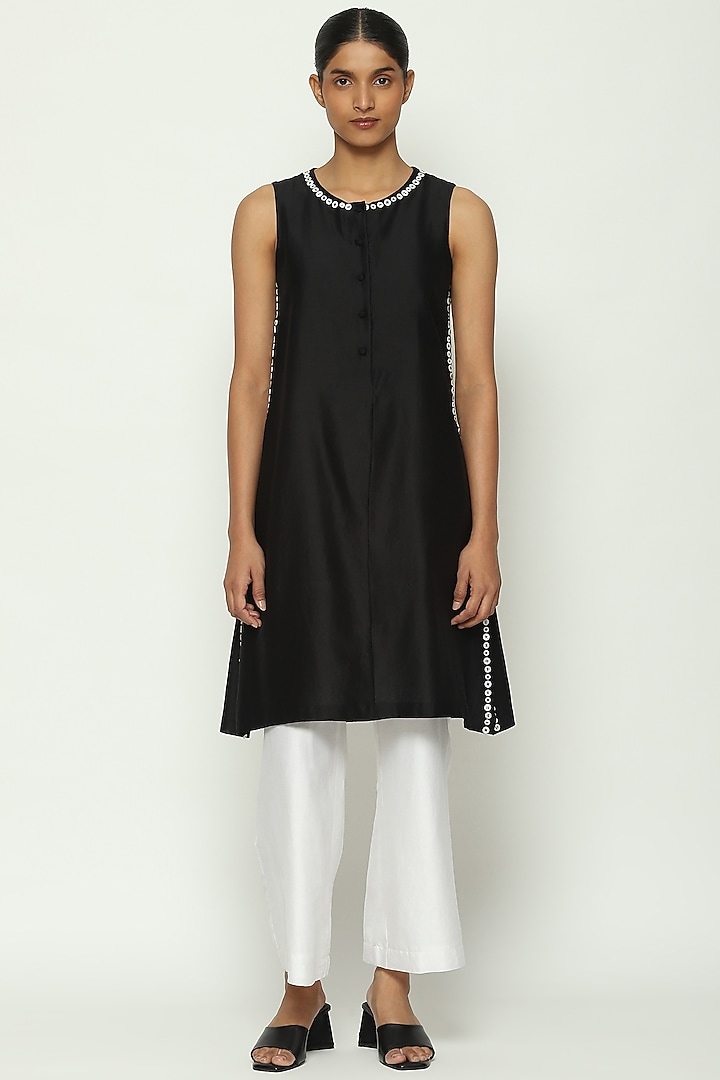 Black Chanderi Mother-Of-Pearl Embroidered Kurta by Abraham & Thakore at Pernia's Pop Up Shop