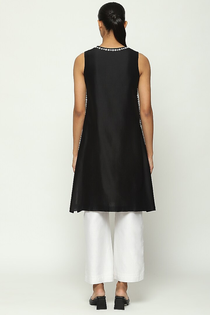 Black Chanderi Mother-Of-Pearl Embroidered Kurta by Abraham & Thakore at Pernia's Pop Up Shop