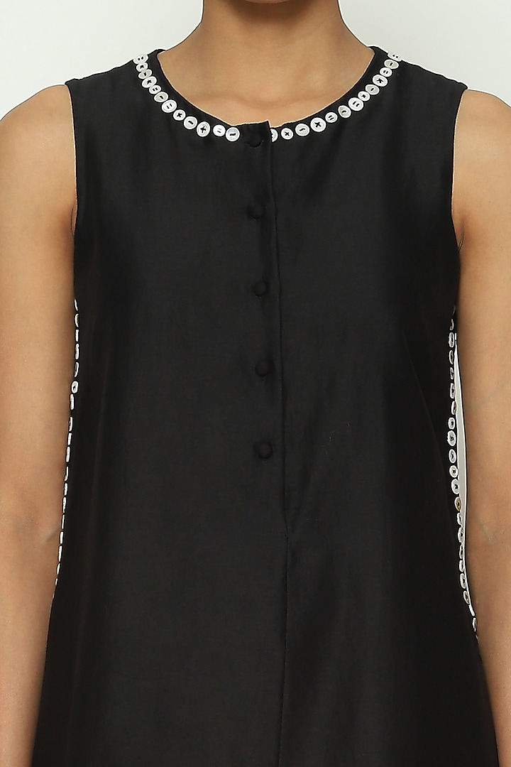 Black Chanderi Mother-Of-Pearl Embroidered Kurta by Abraham & Thakore at Pernia's Pop Up Shop