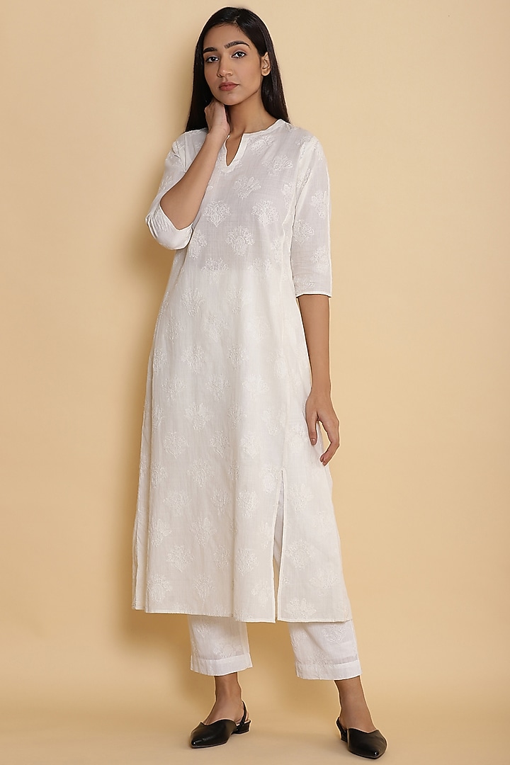 Ivory Mangalgiri Cotton Kurta by Abraham & Thakore at Pernia's Pop Up Shop