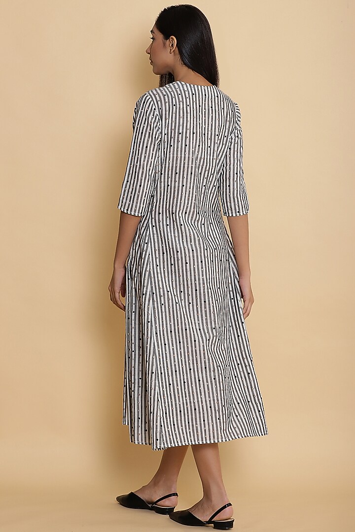 Grey Kurta With Stripes by Abraham & Thakore at Pernia's Pop Up Shop