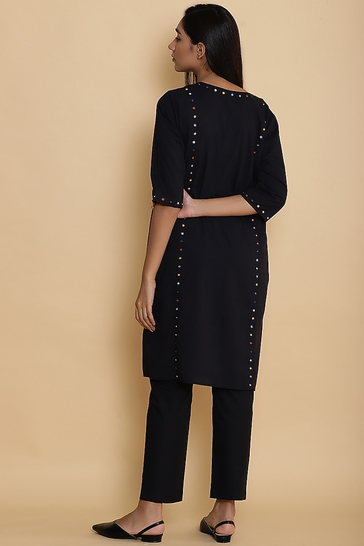 Black Kurta With Embroidered Dots by Abraham & Thakore at Pernia's Pop Up Shop