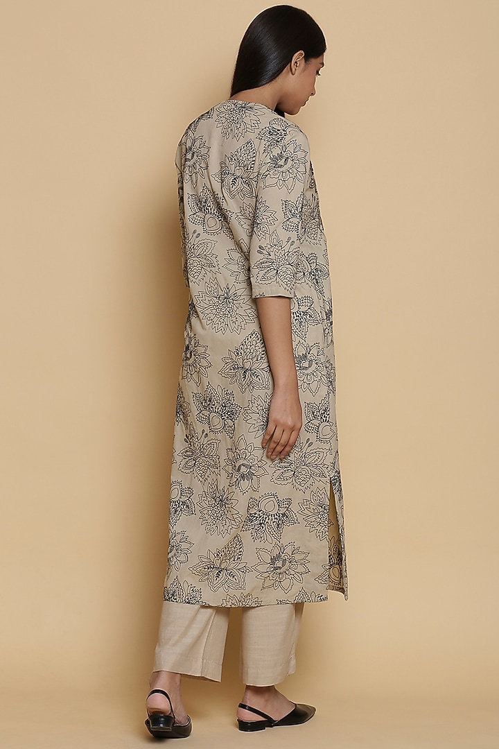 Suae Kurta With Butta Embroidery by Abraham & Thakore at Pernia's Pop Up Shop