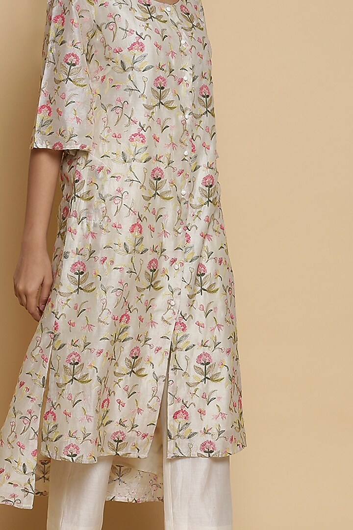 Kora White Embroidered Kurta by Abraham & Thakore at Pernia's Pop Up Shop