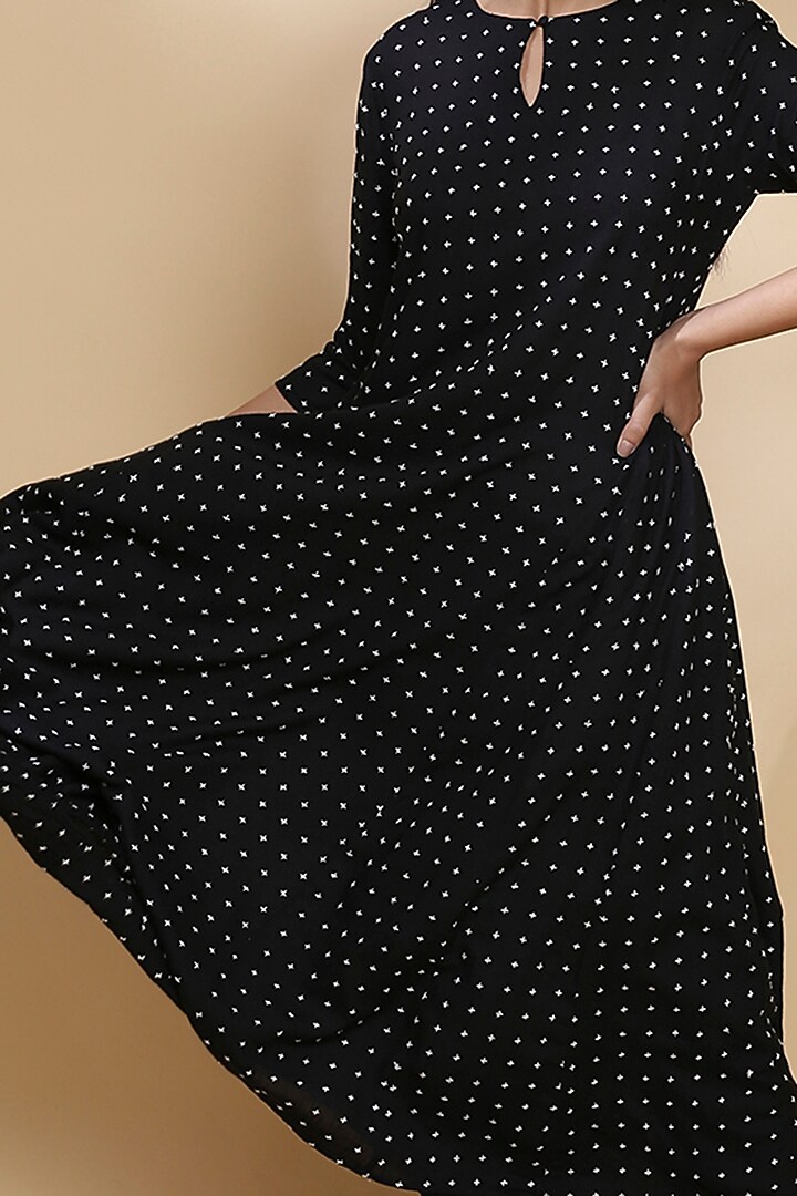 Black Embroidered Kalidar Kurta by Abraham & Thakore at Pernia's Pop Up Shop