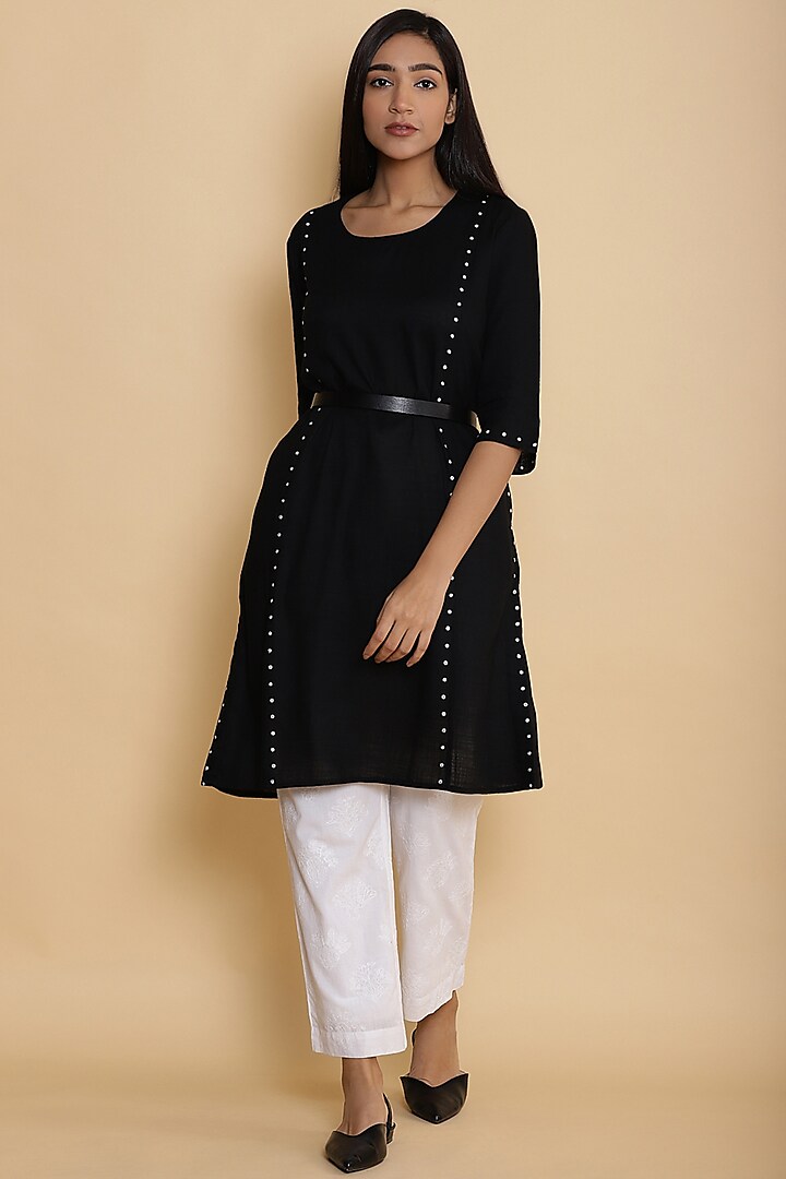 Black Kurta With Embroidered Dots by Abraham & Thakore at Pernia's Pop Up Shop