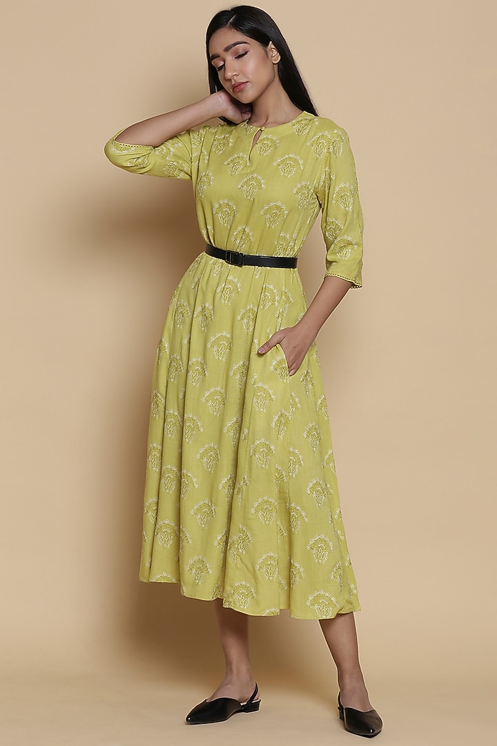 Lemon Yellow Embroidered Kalidar Kurta by Abraham & Thakore at Pernia's Pop Up Shop