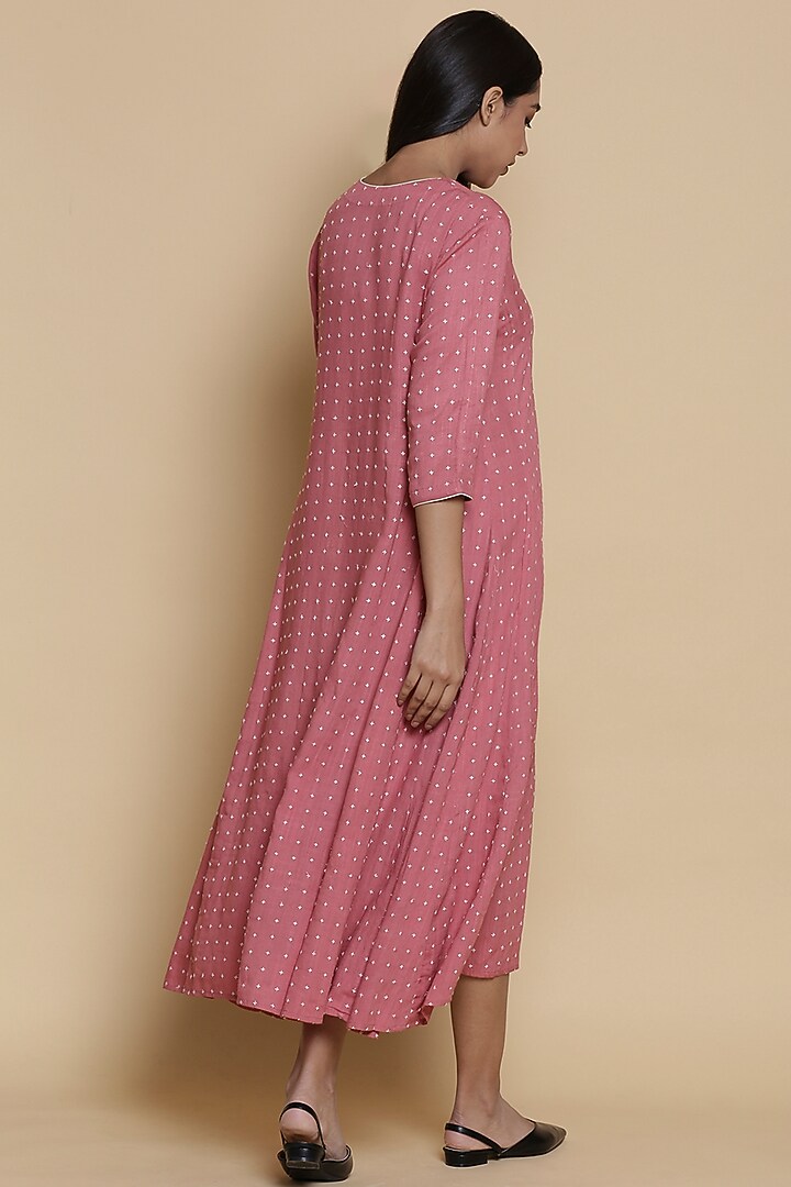 Rose Pink Embroidered Kurta by Abraham & Thakore at Pernia's Pop Up Shop