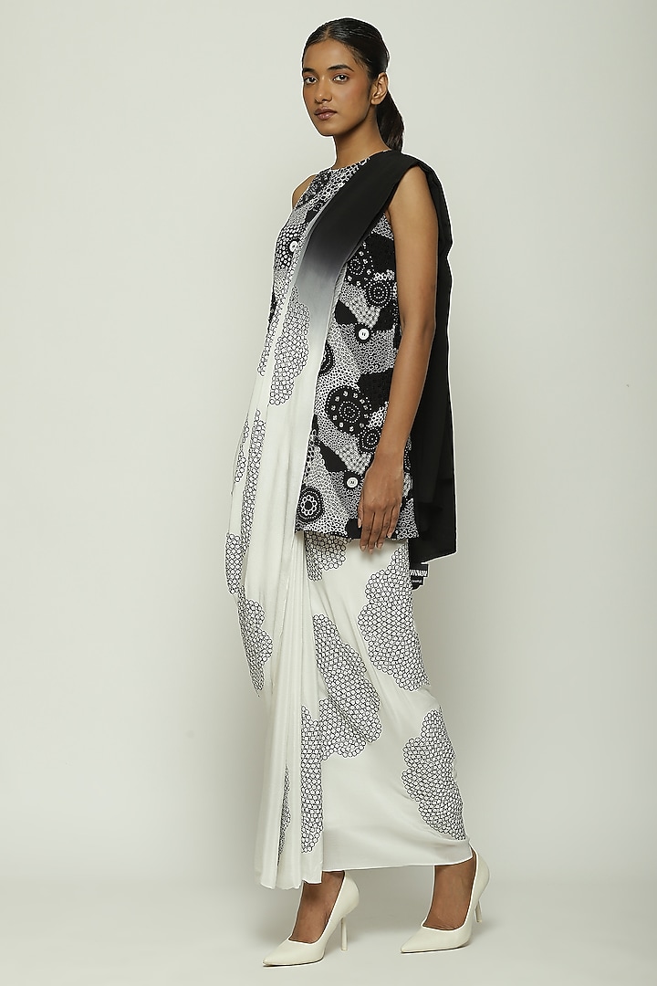 Black & White Fluid Crepe Floral Motif Embroidered Wedding Saree by Abraham & Thakore at Pernia's Pop Up Shop