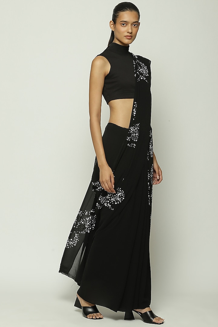 Black Fluid Crepe Floral Motif Embroidered Wedding Saree by Abraham & Thakore at Pernia's Pop Up Shop