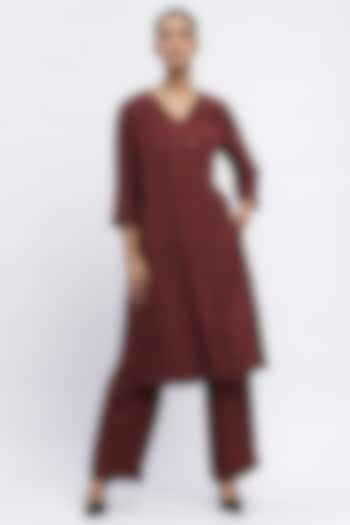 Burgundy Chanderi Digital Printed Kurta by Abraham & Thakore at Pernia's Pop Up Shop