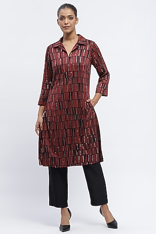 Burgundy Chanderi Digital Printed Kurta by Abraham & Thakore