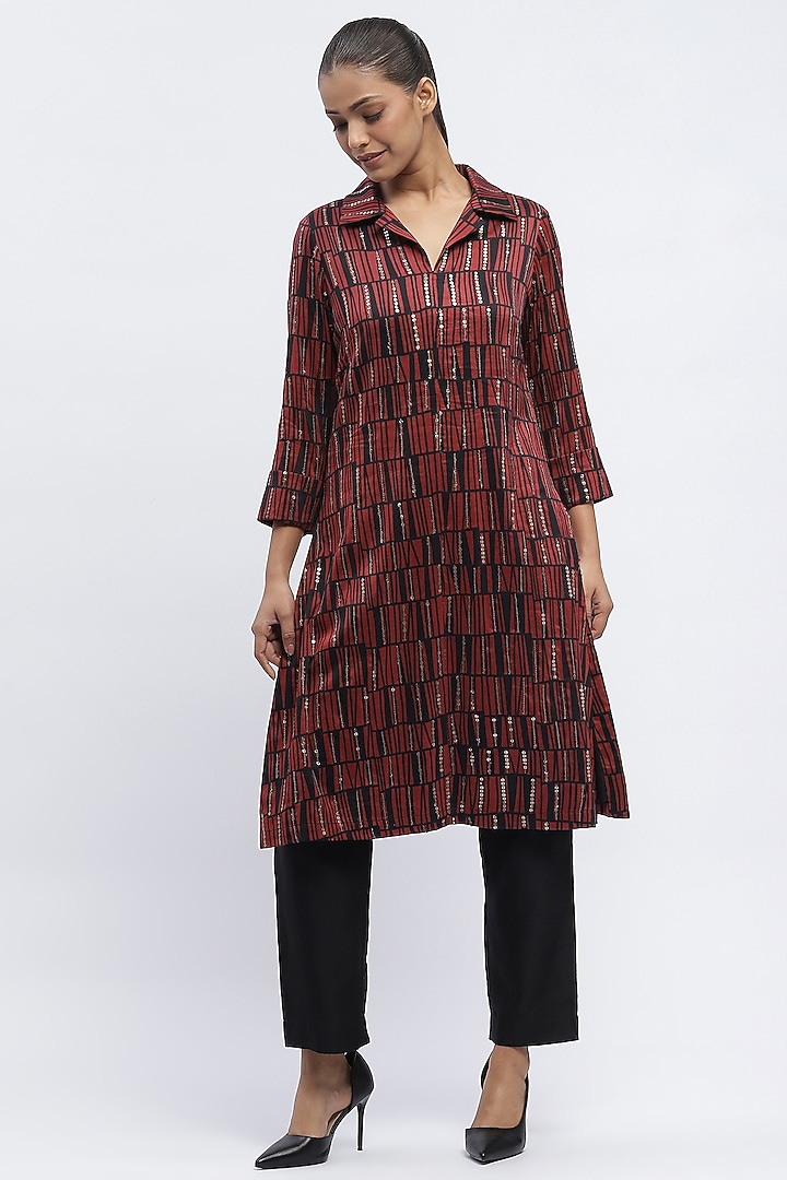 Burgundy Chanderi Digital Printed Kurta by Abraham & Thakore at Pernia's Pop Up Shop
