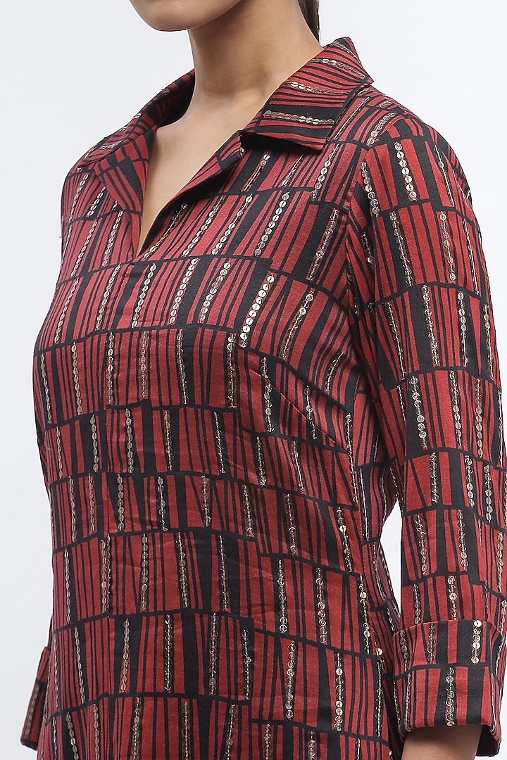 Burgundy Chanderi Digital Printed Kurta by Abraham & Thakore at Pernia's Pop Up Shop