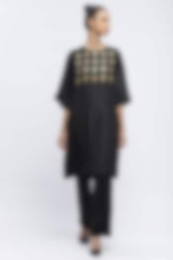 Black Silk Shantung Sequins Embroidered Kurta by Abraham & Thakore at Pernia's Pop Up Shop