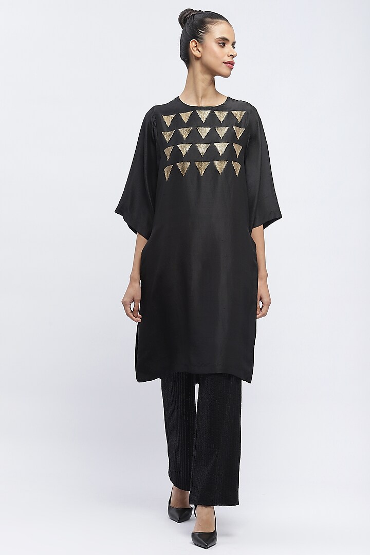 Black Silk Shantung Sequins Embroidered Kurta by Abraham & Thakore at Pernia's Pop Up Shop