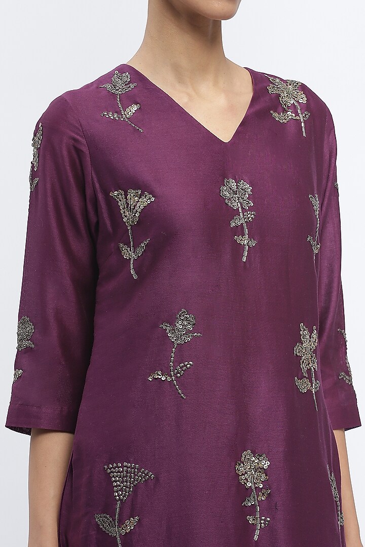 Aubergine Fluid Chanderi Sequins Embroidered Kurta by Abraham & Thakore at Pernia's Pop Up Shop