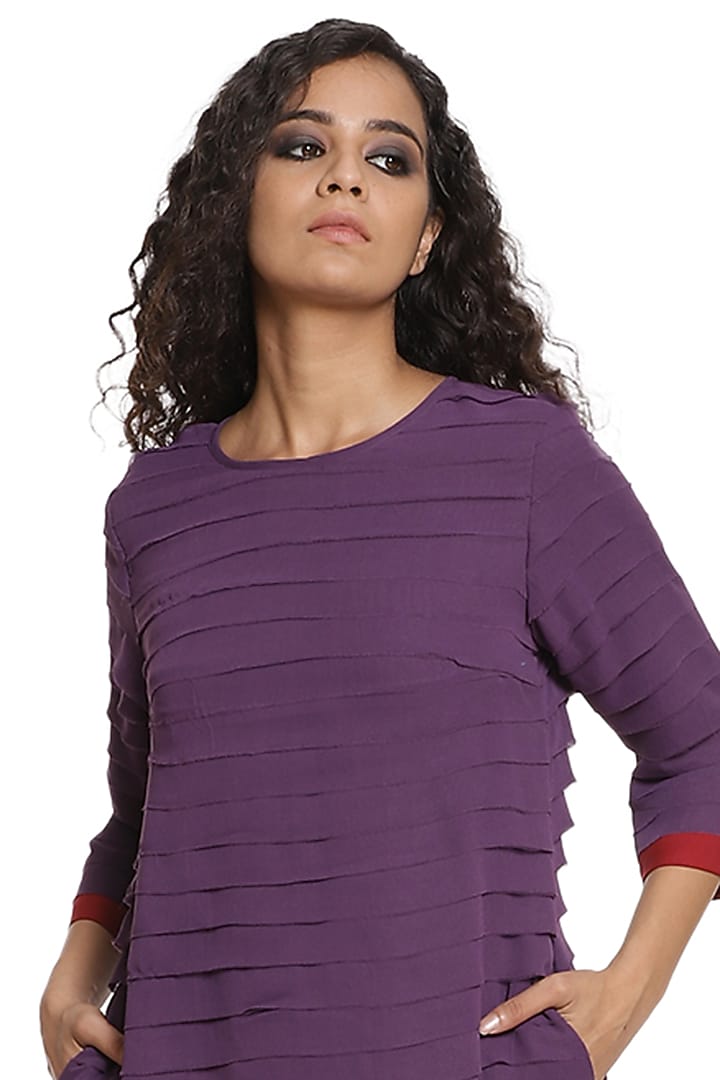 Aubergine Georgette Pleated Kurta Set by Abraham & Thakore at Pernia's Pop Up Shop