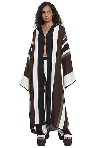 Black & White Crepe Kimono Jacket Set by Abraham & Thakore