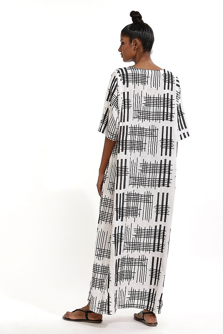 White & Black Embroidered Kaftan by Abraham & Thakore at Pernia's Pop Up Shop