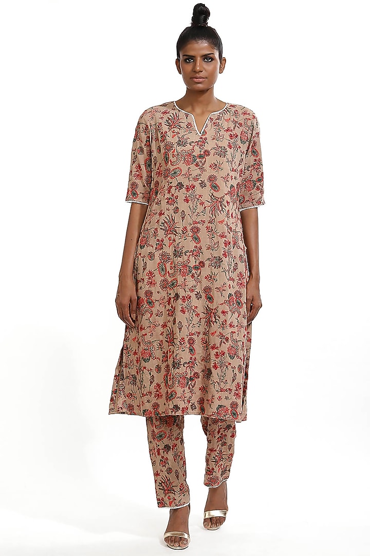 Beige Kalamkari Embroidered Kurta by Abraham & Thakore at Pernia's Pop Up Shop