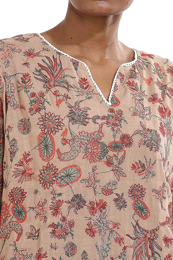 Beige Kalamkari Embroidered Kurta by Abraham & Thakore at Pernia's Pop Up Shop