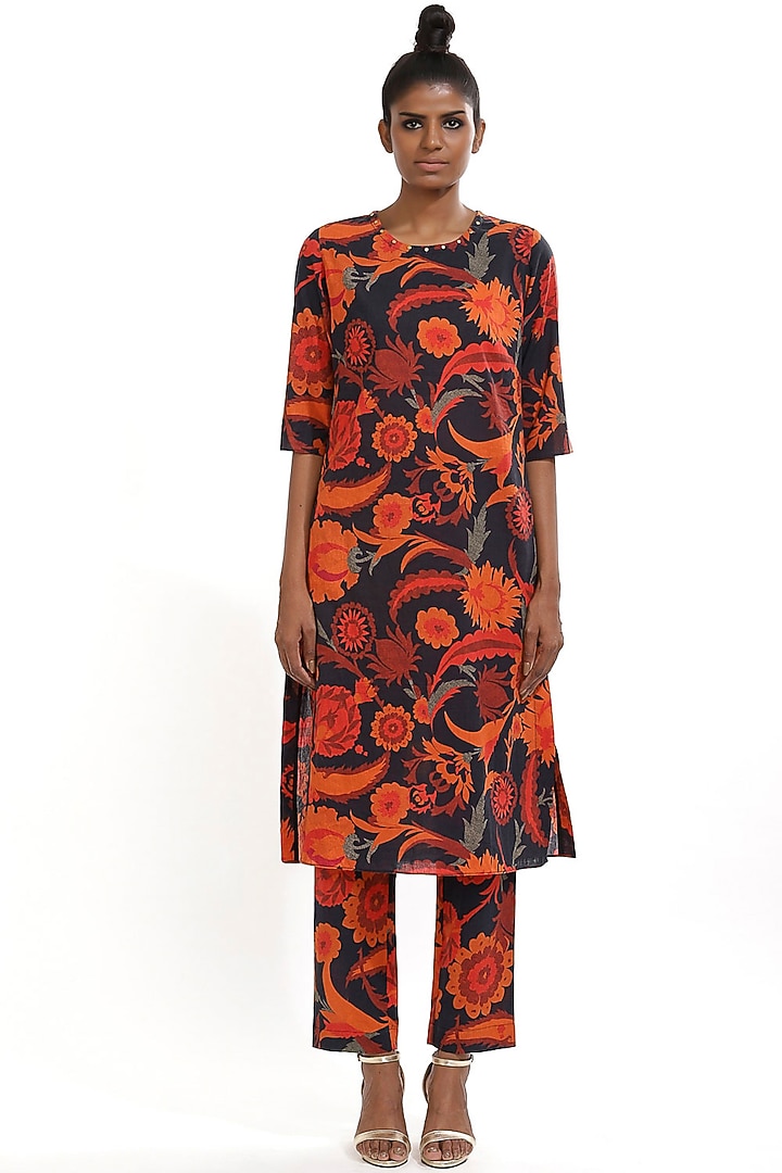 Black Floral Printed Kurta by Abraham & Thakore at Pernia's Pop Up Shop