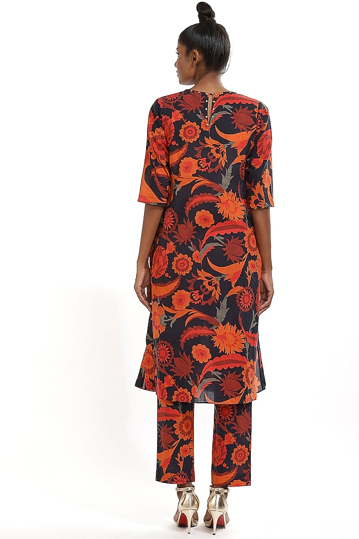 Black Floral Printed Kurta by Abraham & Thakore at Pernia's Pop Up Shop