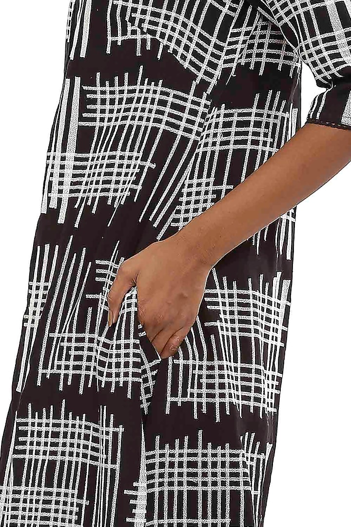 Black Check Embroidered Kurta by Abraham & Thakore at Pernia's Pop Up Shop