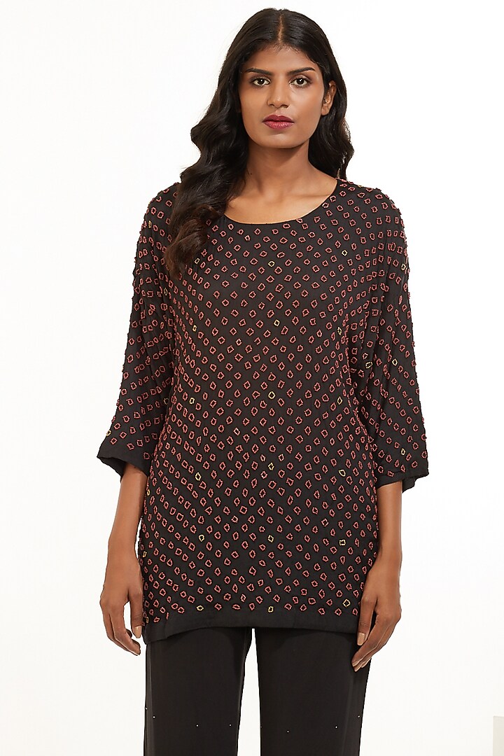 Black Embroidered Kimono Tunic by Abraham & Thakore at Pernia's Pop Up Shop
