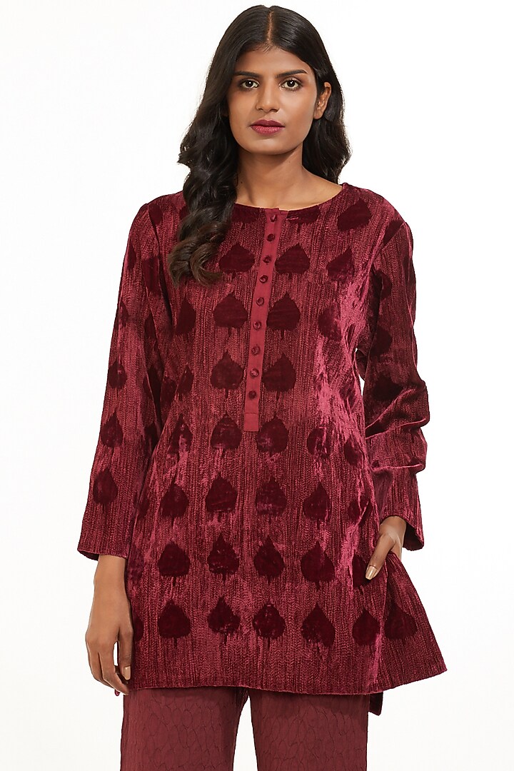 Wine Embroidered Velvet Kurta by Abraham & Thakore at Pernia's Pop Up Shop