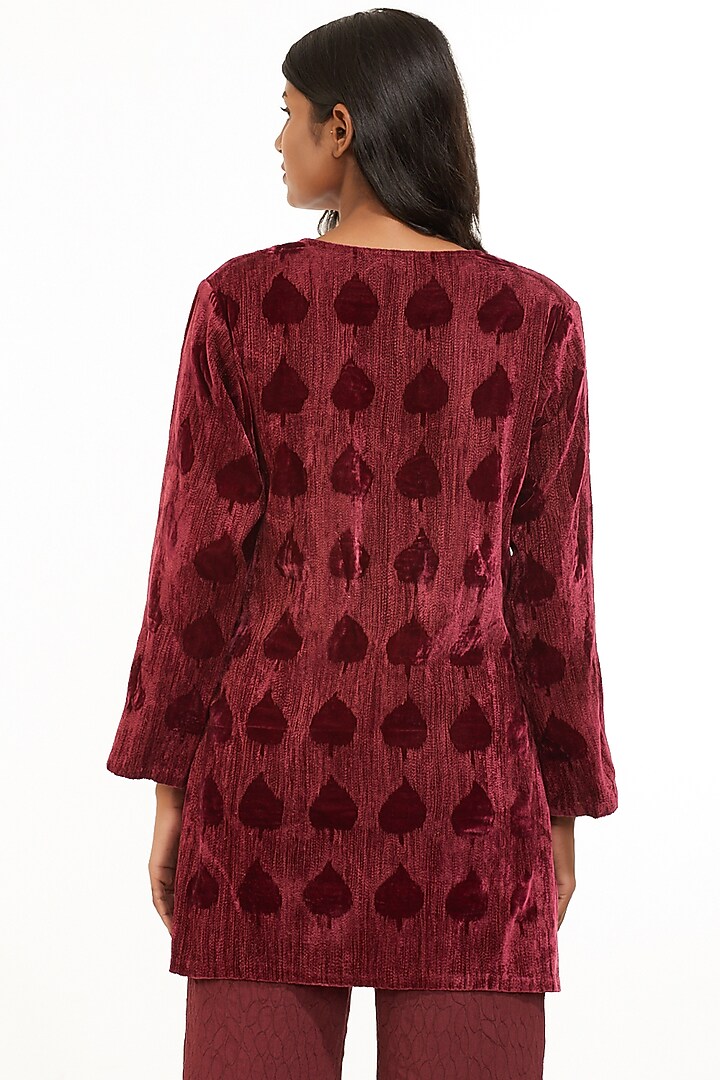 Wine Embroidered Velvet Kurta by Abraham & Thakore at Pernia's Pop Up Shop