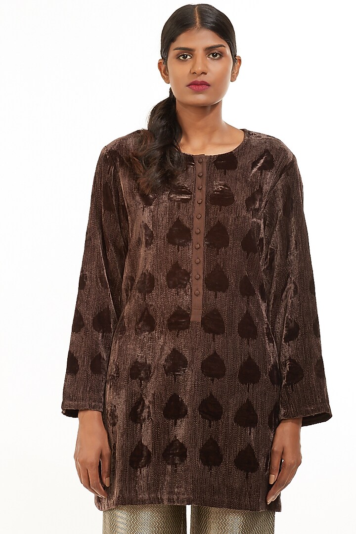 Brown Embroidered Velvet Kurta by Abraham & Thakore at Pernia's Pop Up Shop
