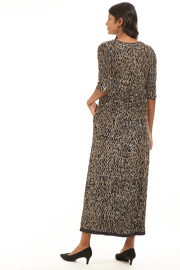 Black & Gold Embroidered Kurta by Abraham & Thakore at Pernia's Pop Up Shop