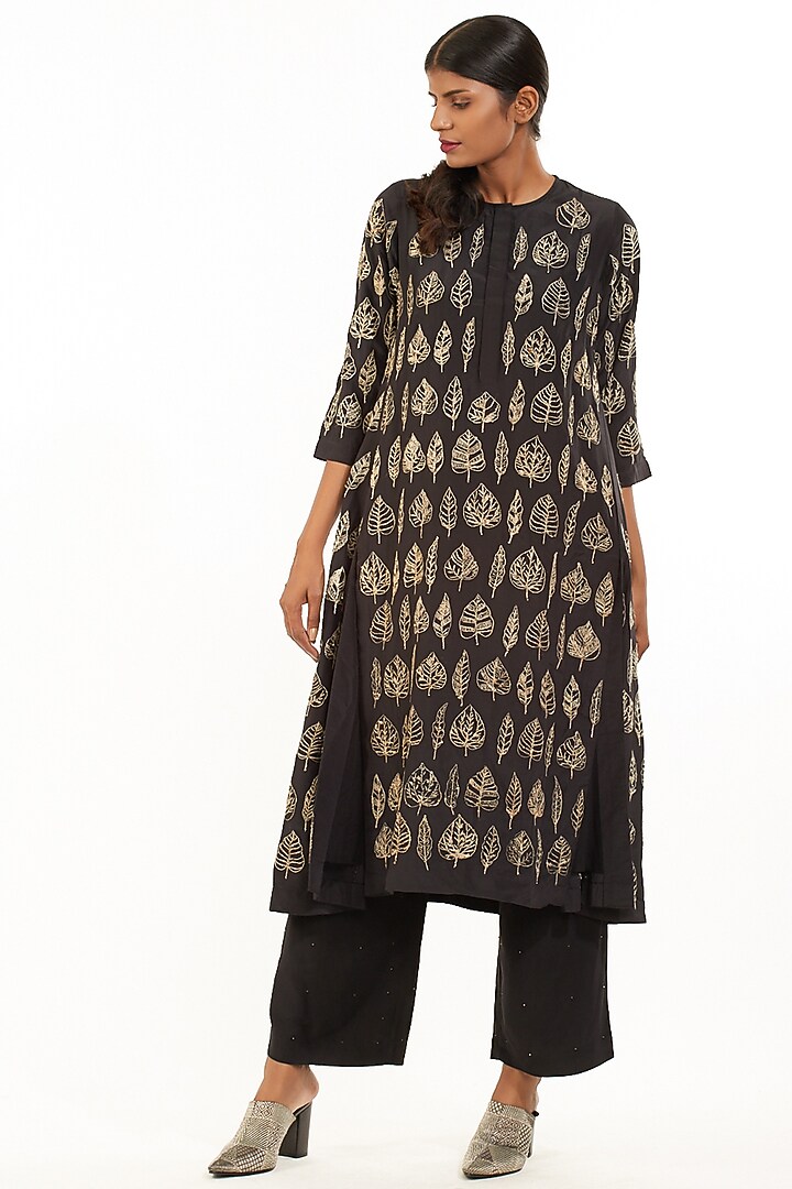 Black & Gold Embroidered Kurta by Abraham & Thakore at Pernia's Pop Up Shop