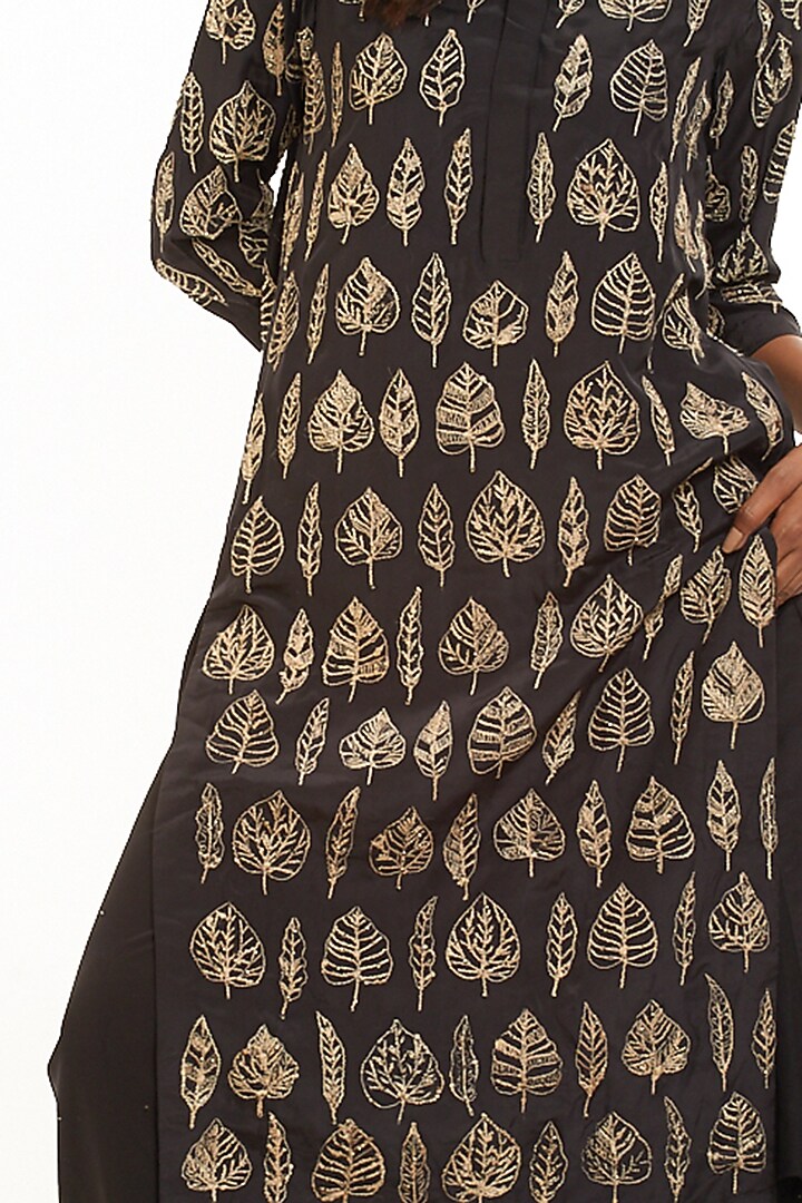 Black & Gold Embroidered Kurta by Abraham & Thakore at Pernia's Pop Up Shop